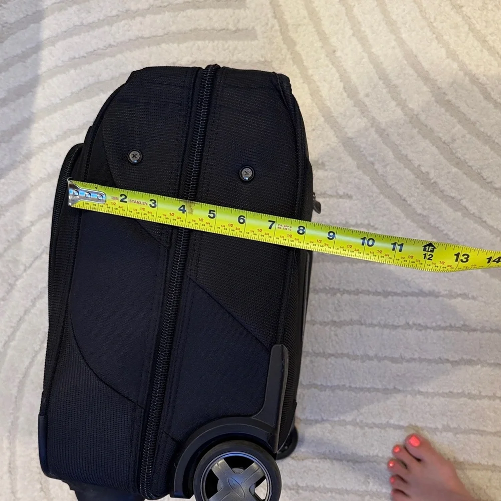 Travelpro Black Rolling Garment Bag Carry-On Luggage Suit Bag